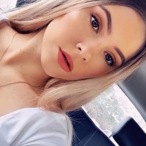 Meet your Posher, Genna